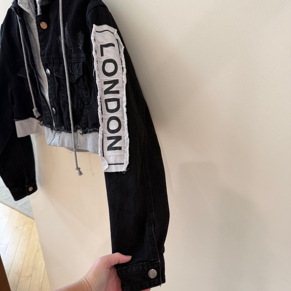 American Bazi Fashion Tour Cropped Denim Jacket with Gray Hoodie - Medium - Picture 4 of 13